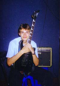 andrgit.jpg (13589 bytes)